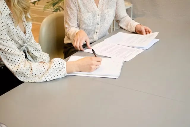 gabrielle-henderson- EOR employee benefits france