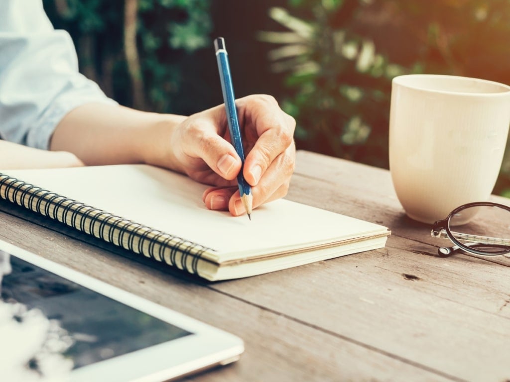 13 Questions to Ask Potential Distributors To Choose The Best One